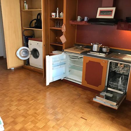 Xampilla'S Business City Mini Apartment Bassano Басано дел Грапа Екстериор снимка