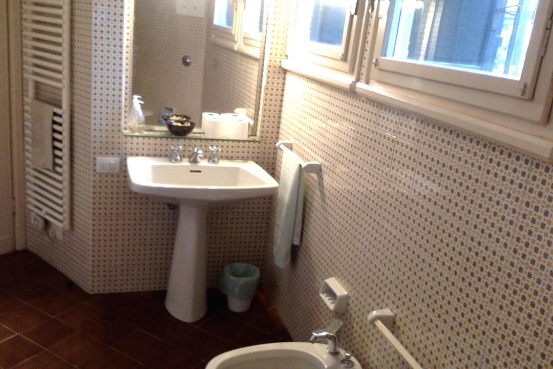 Xampilla'S Business City Mini Apartment Bassano Басано дел Грапа Екстериор снимка