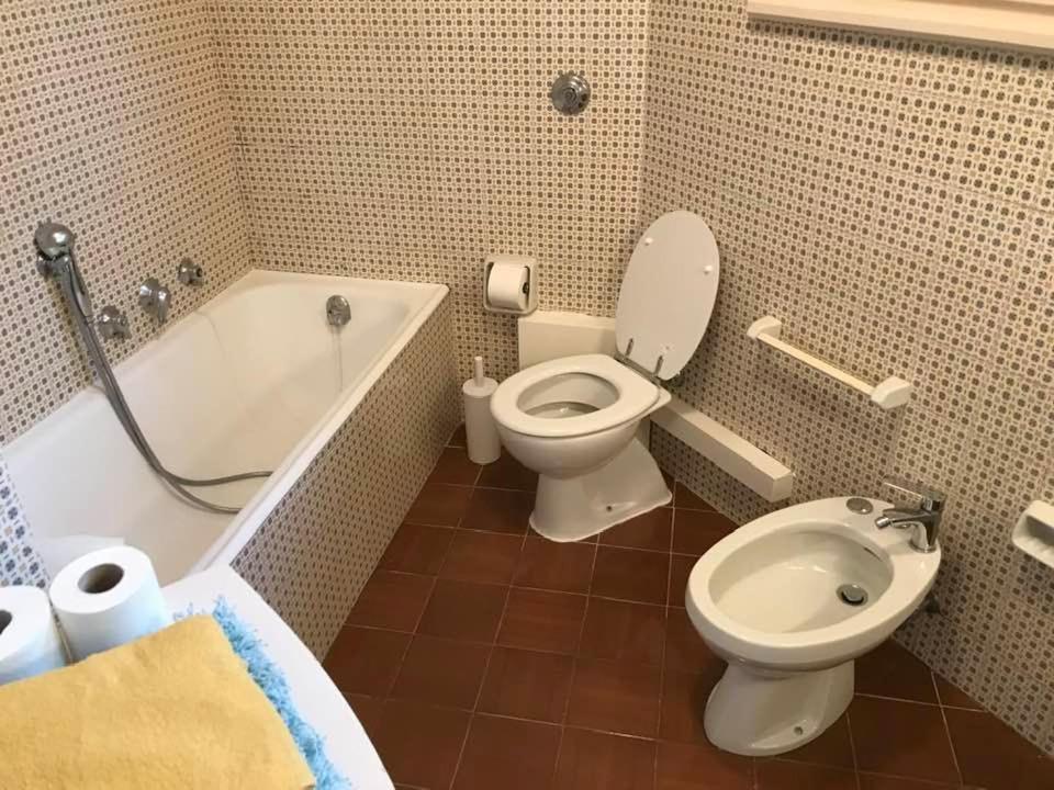 Xampilla'S Business City Mini Apartment Bassano Басано дел Грапа Екстериор снимка