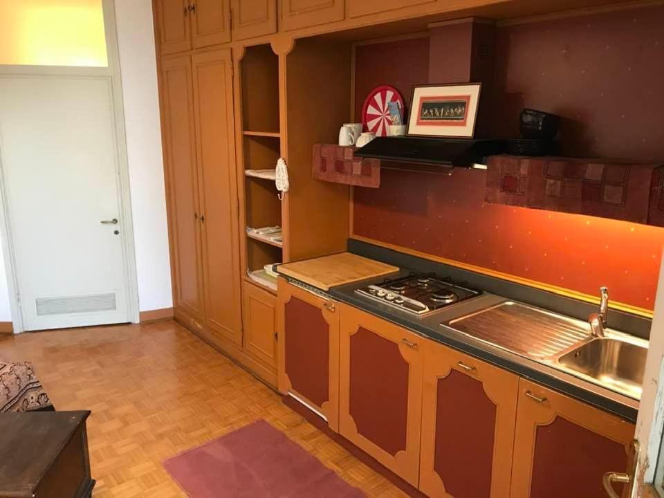 Xampilla'S Business City Mini Apartment Bassano Басано дел Грапа Екстериор снимка