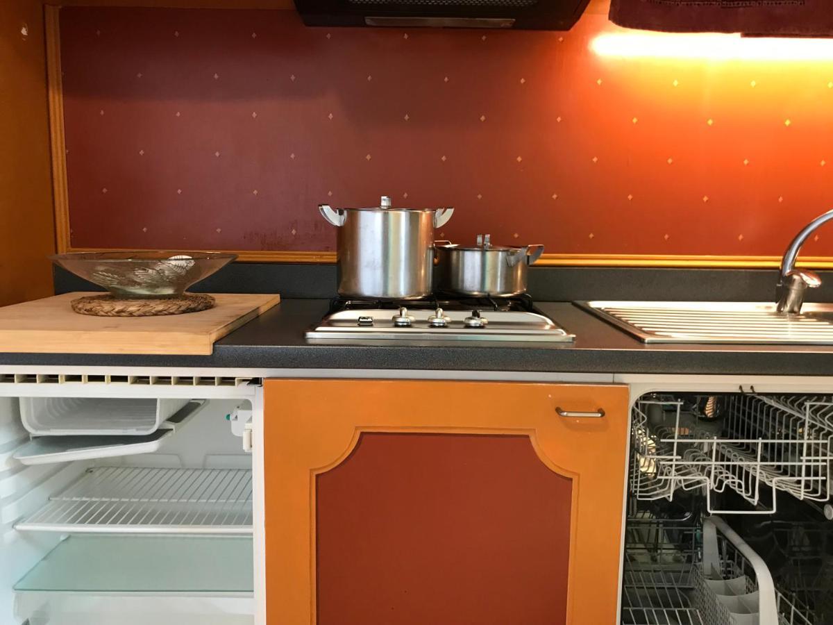 Xampilla'S Business City Mini Apartment Bassano Басано дел Грапа Екстериор снимка